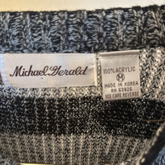 vintage Black and white knit sweater. Size medium - Picture 4 of 4